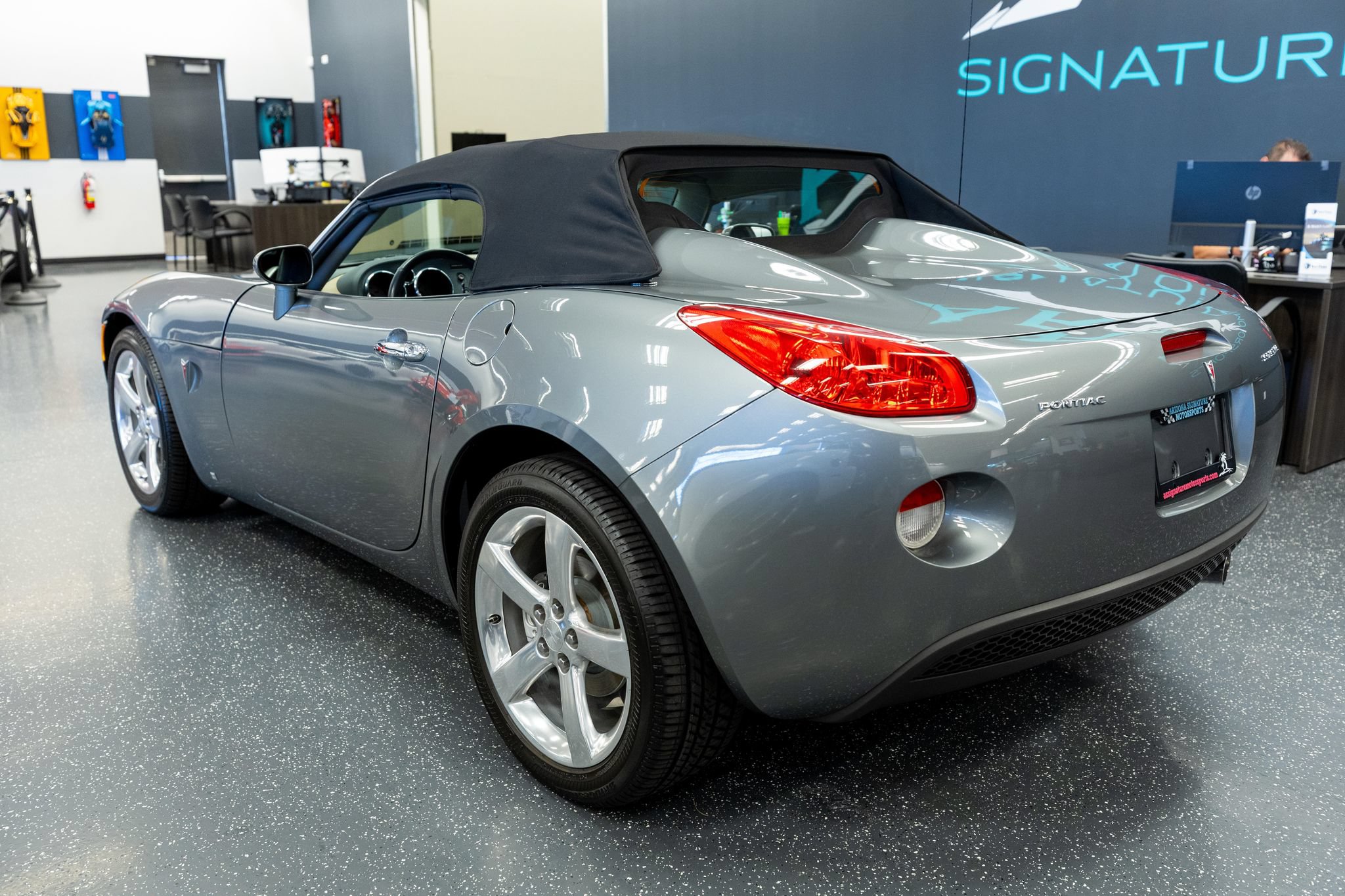 Used 2006 Pontiac Solstice Convertible w/ Premium Package RWD image 7