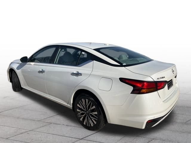 Used 2024 Nissan Altima 2.5 SV AWD/4WD image 4