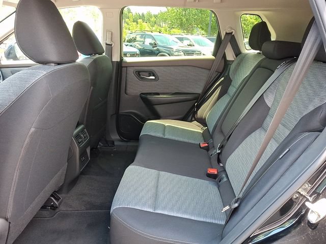 Used 2023 Nissan Rogue SV FWD image 11
