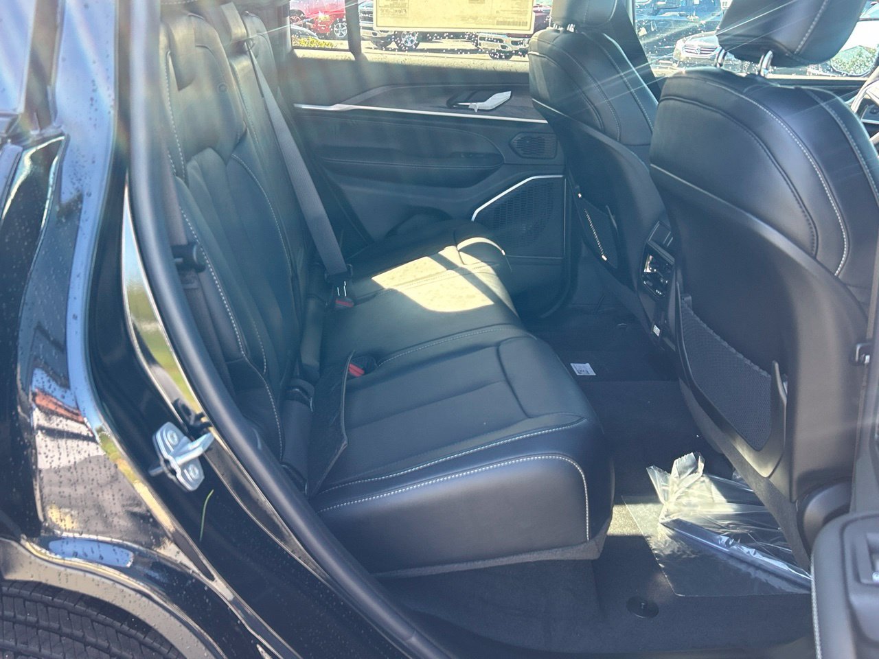 New 2027 Jeep Grand Cherokee Limited AWD/4WD image 12