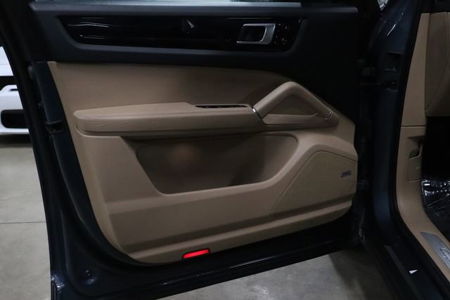 Used 2019 Porsche Cayenne S AWD/4WD image 9
