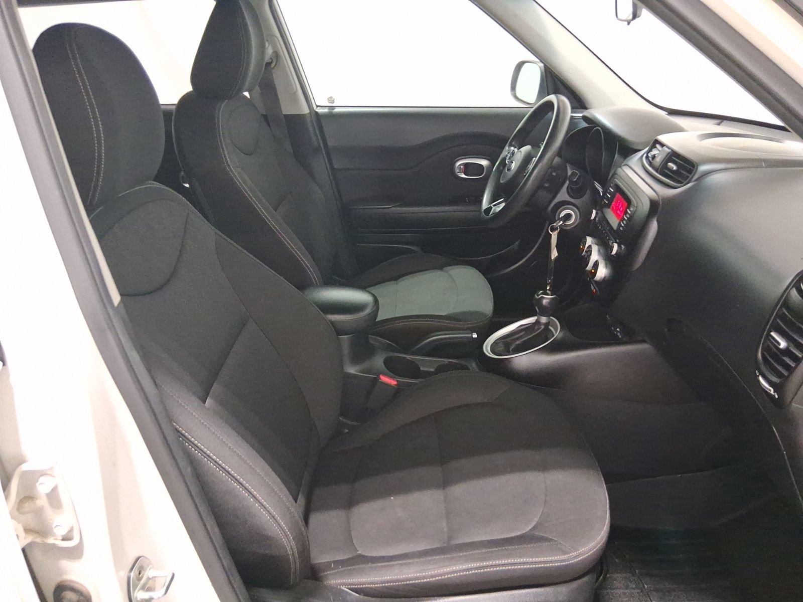 Used 2016 Kia Soul FWD image 17