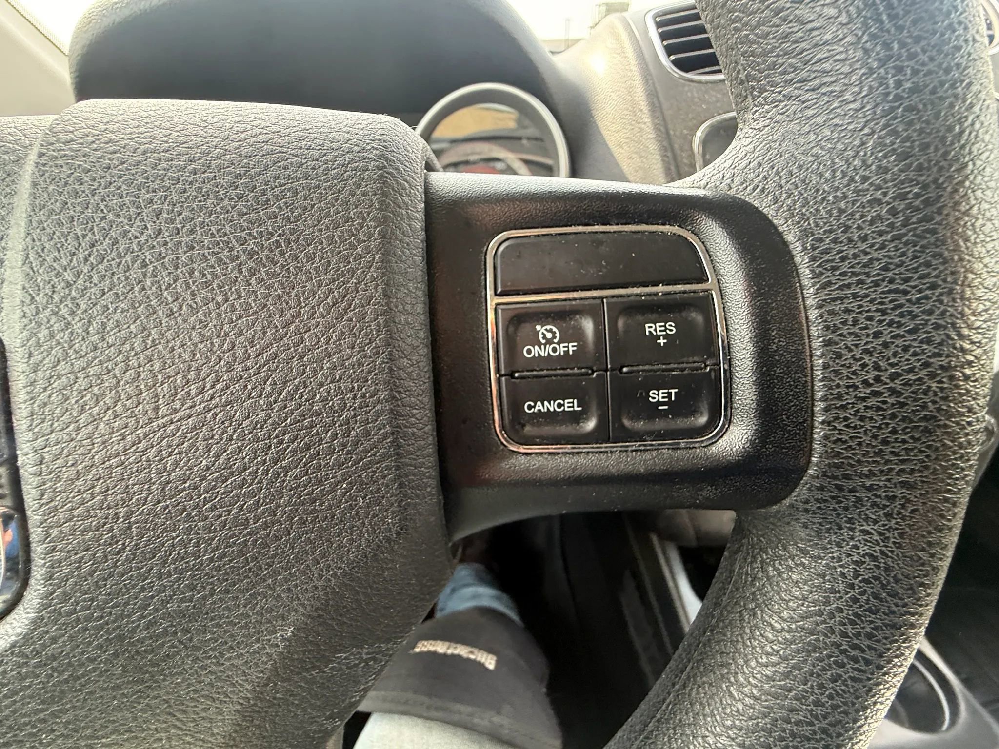 Used 2018 Dodge Journey SE image 18