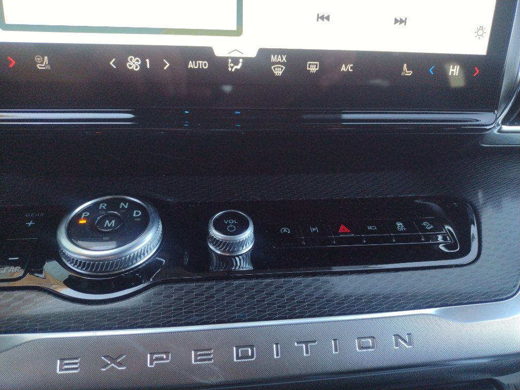 New 2026 Ford Expedition Max Platinum w/ Stealth Performance Package image 18