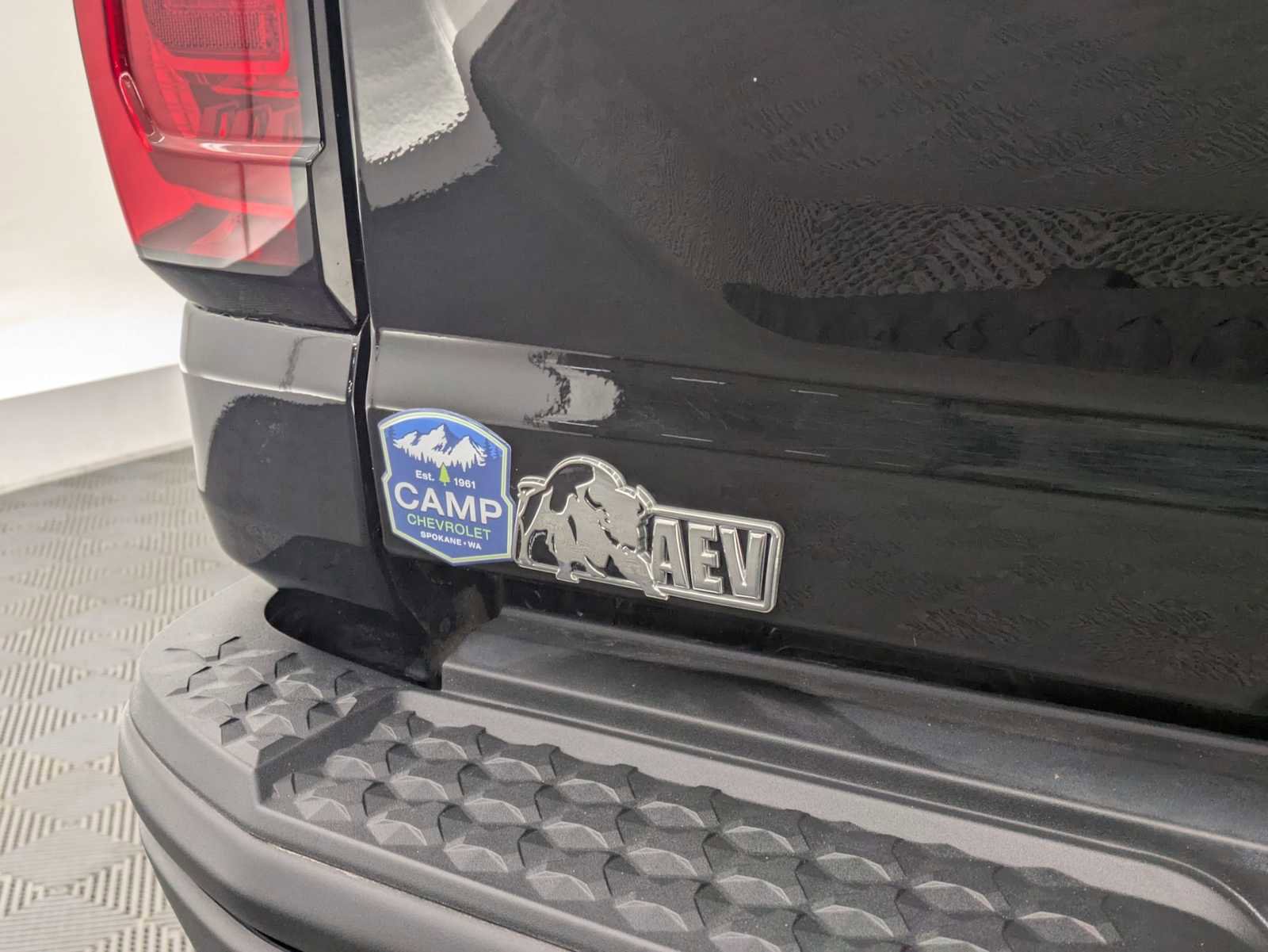 Used 2024 GMC Canyon AT4X w/ AT4X AEV Edition AWD/4WD image 13