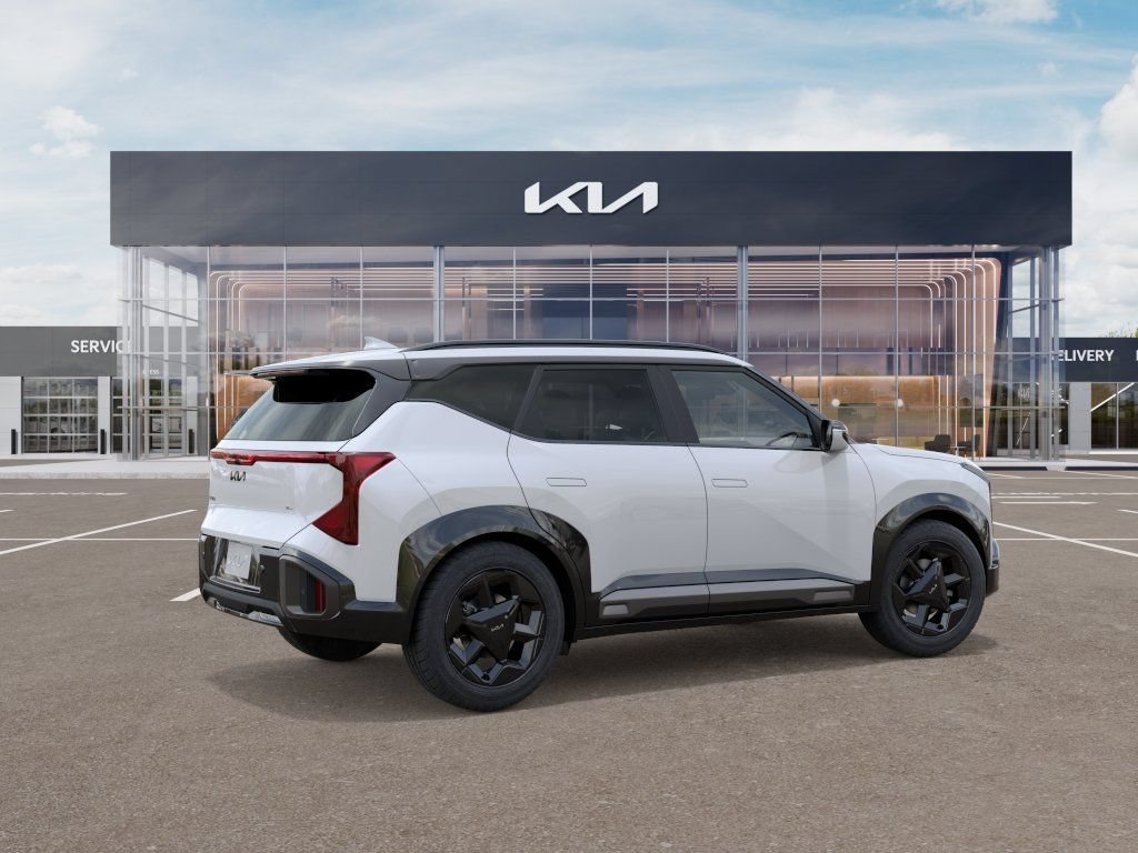 Used 2027 Kia Seltos X-Line S w/ X-Line S Premium Package AWD/4WD image 7