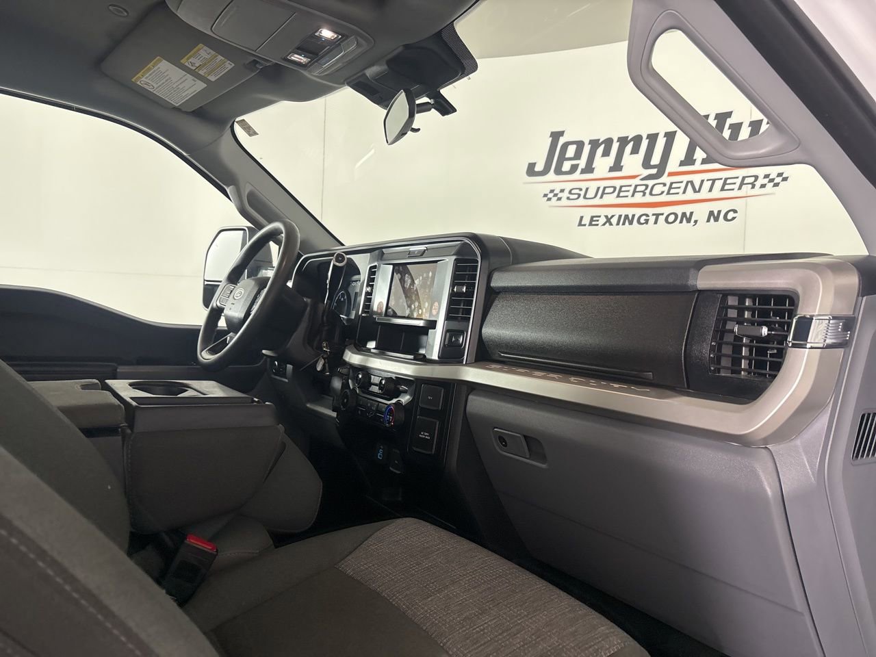 Used 2025 Ford F250 XLT AWD/4WD image 24