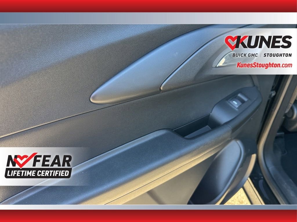 Used 2025 Chevrolet TrailBlazer LT w/ Driver Confidence Package image 35