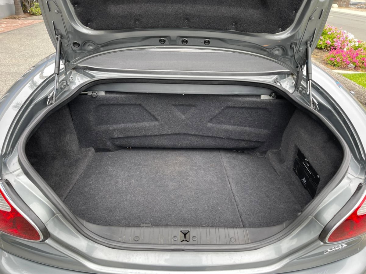 Used 2002 Jaguar XK8 Convertible RWD image 10