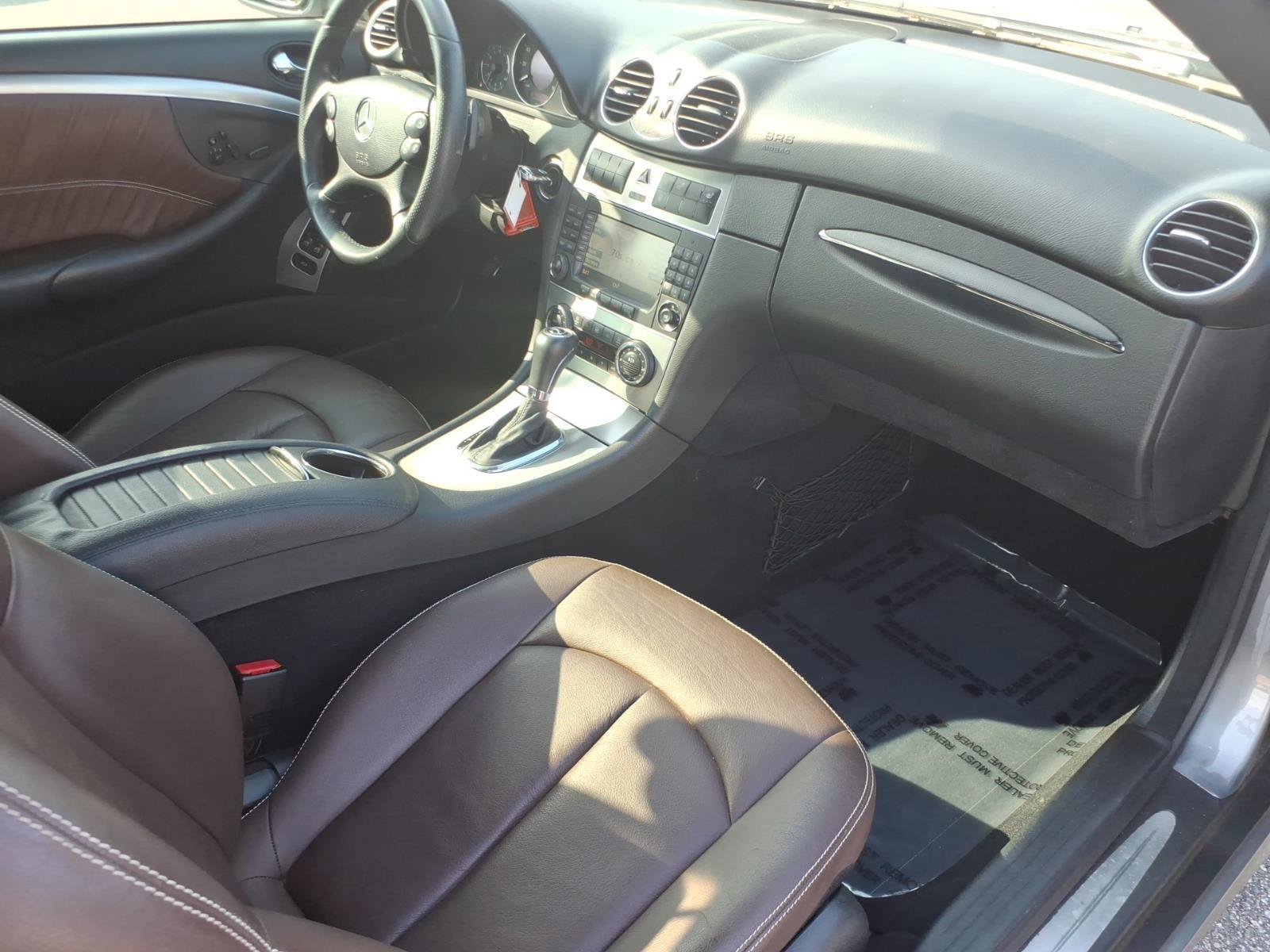 Used 2009 Mercedes-Benz CLK 350 Coupe image 25