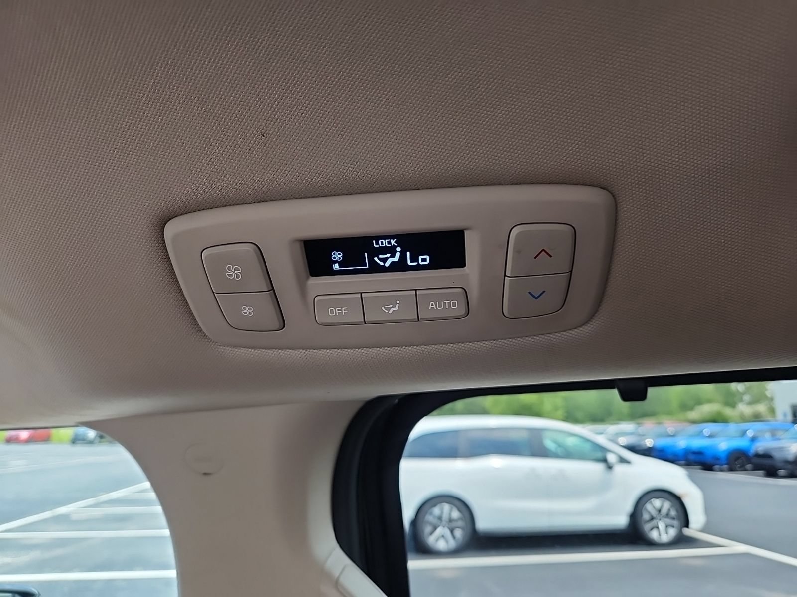 Used 2024 Kia Carnival SX FWD image 32