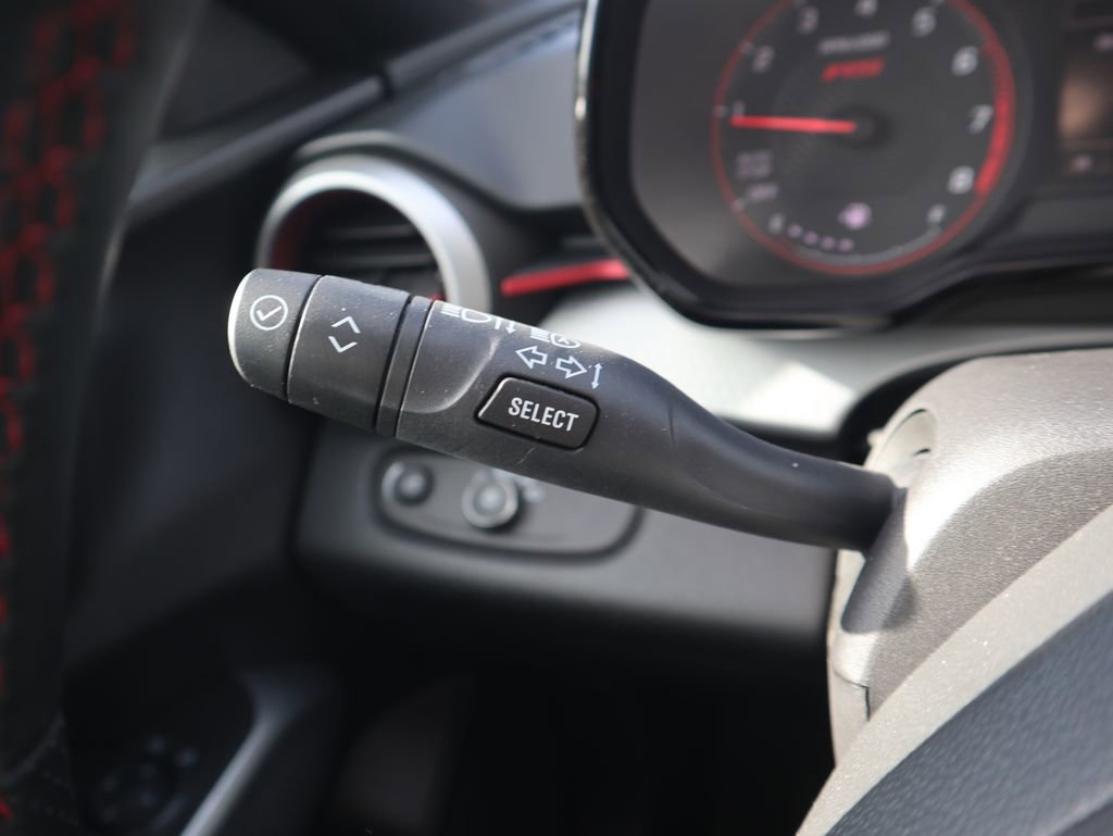 Used 2025 Chevrolet Trax RS w/ Sunroof Package image 22