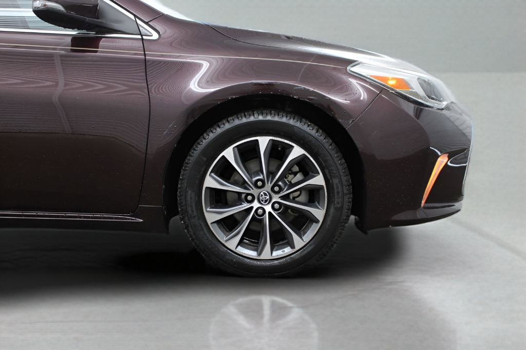 Used 2016 Toyota Avalon XLE Plus FWD image 39