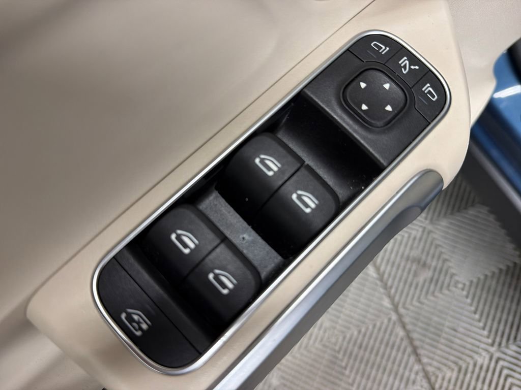 Used 2023 Mercedes-Benz GLB 250 image 17
