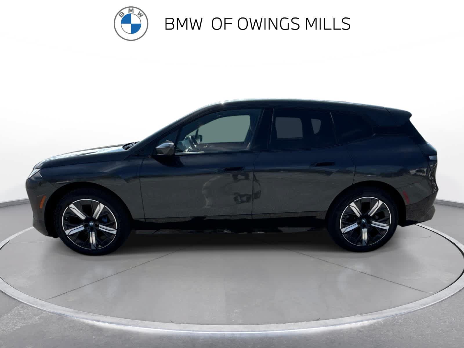 Used 2024 BMW iX xDrive50 w/ Premium Package AWD/4WD image 5