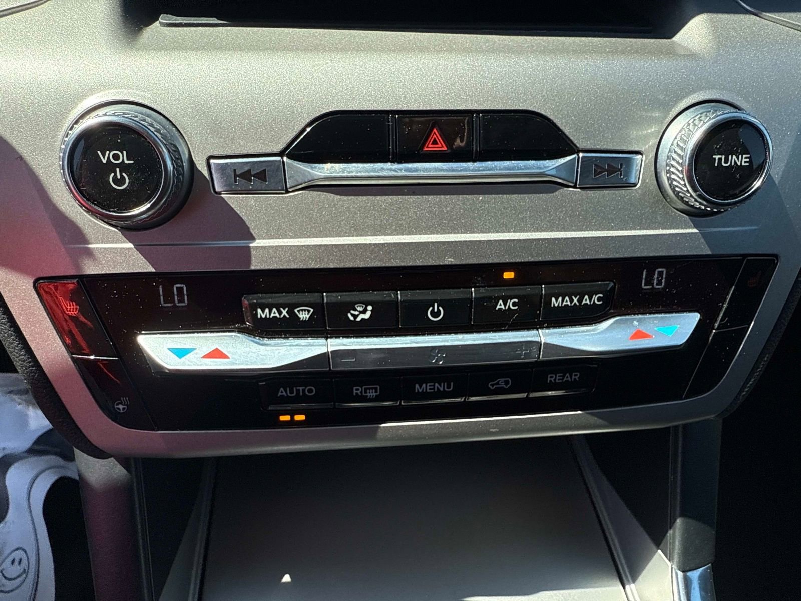 Used 2021 Ford Explorer XLT w/ Equipment Group 202A image 23