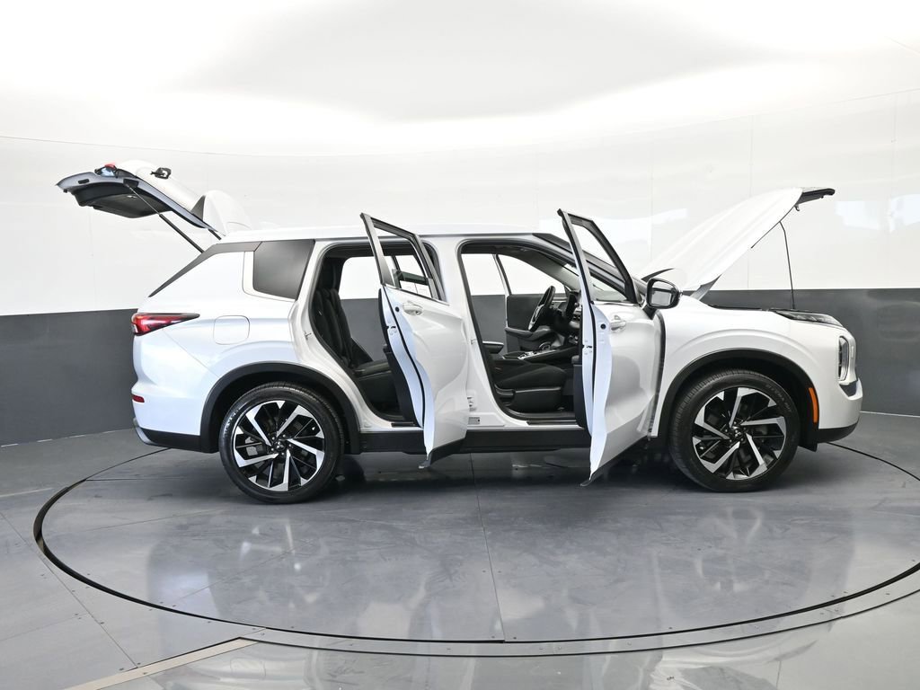 Used 2022 Mitsubishi Outlander ES image 69