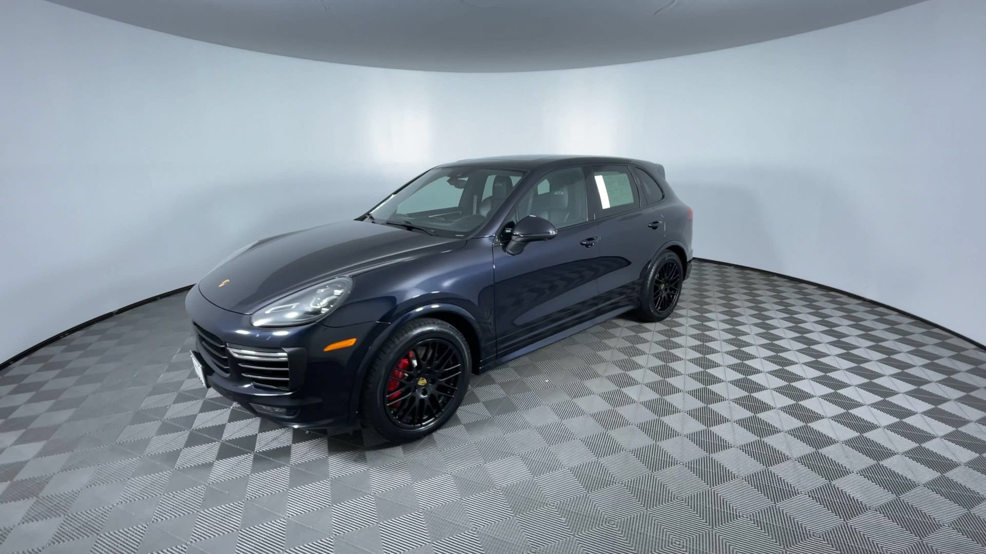 Used 2016 Porsche Cayenne GTS AWD/4WD image 4