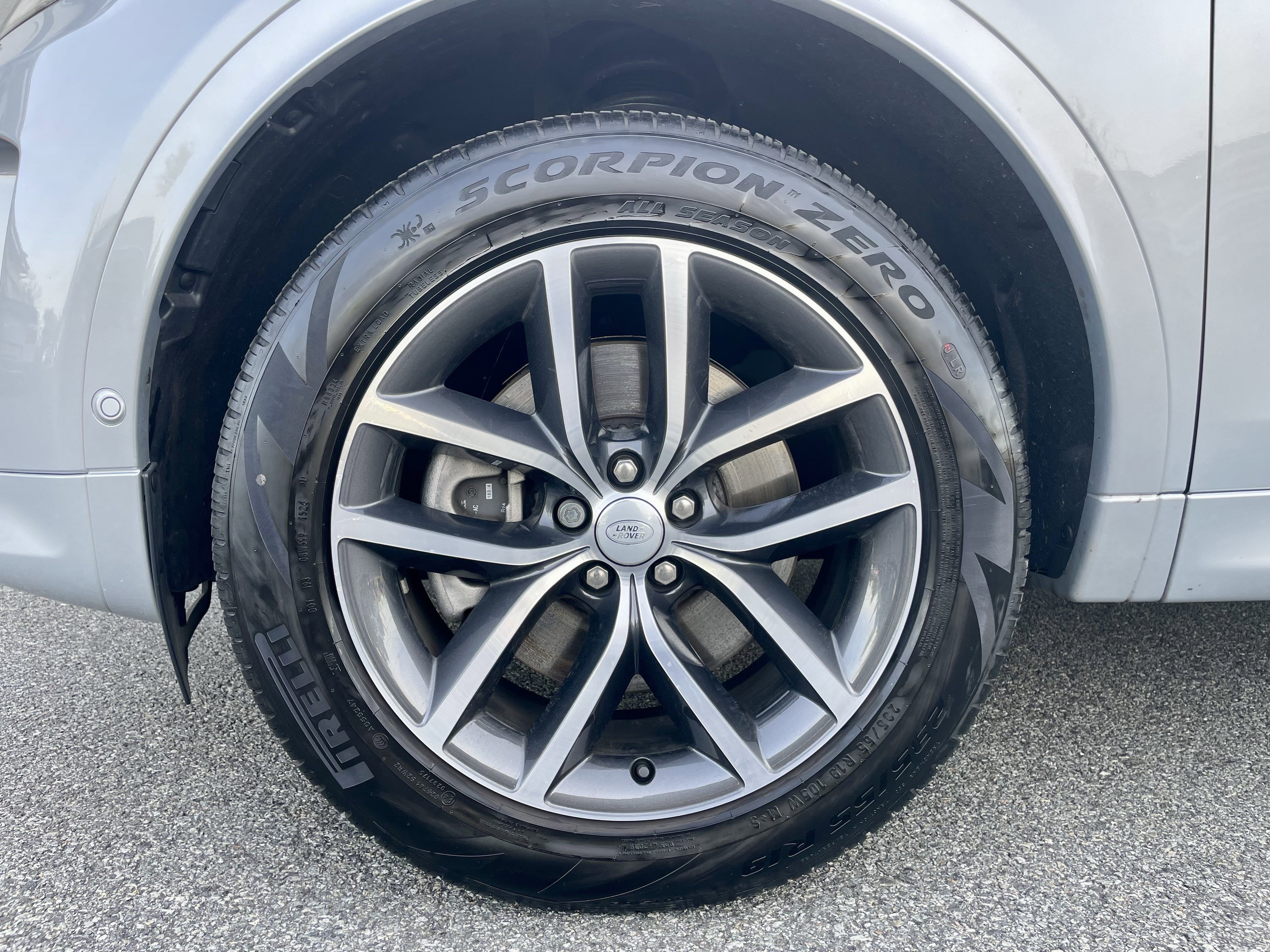Certified 2025 Land Rover Discovery Sport S AWD/4WD image 9