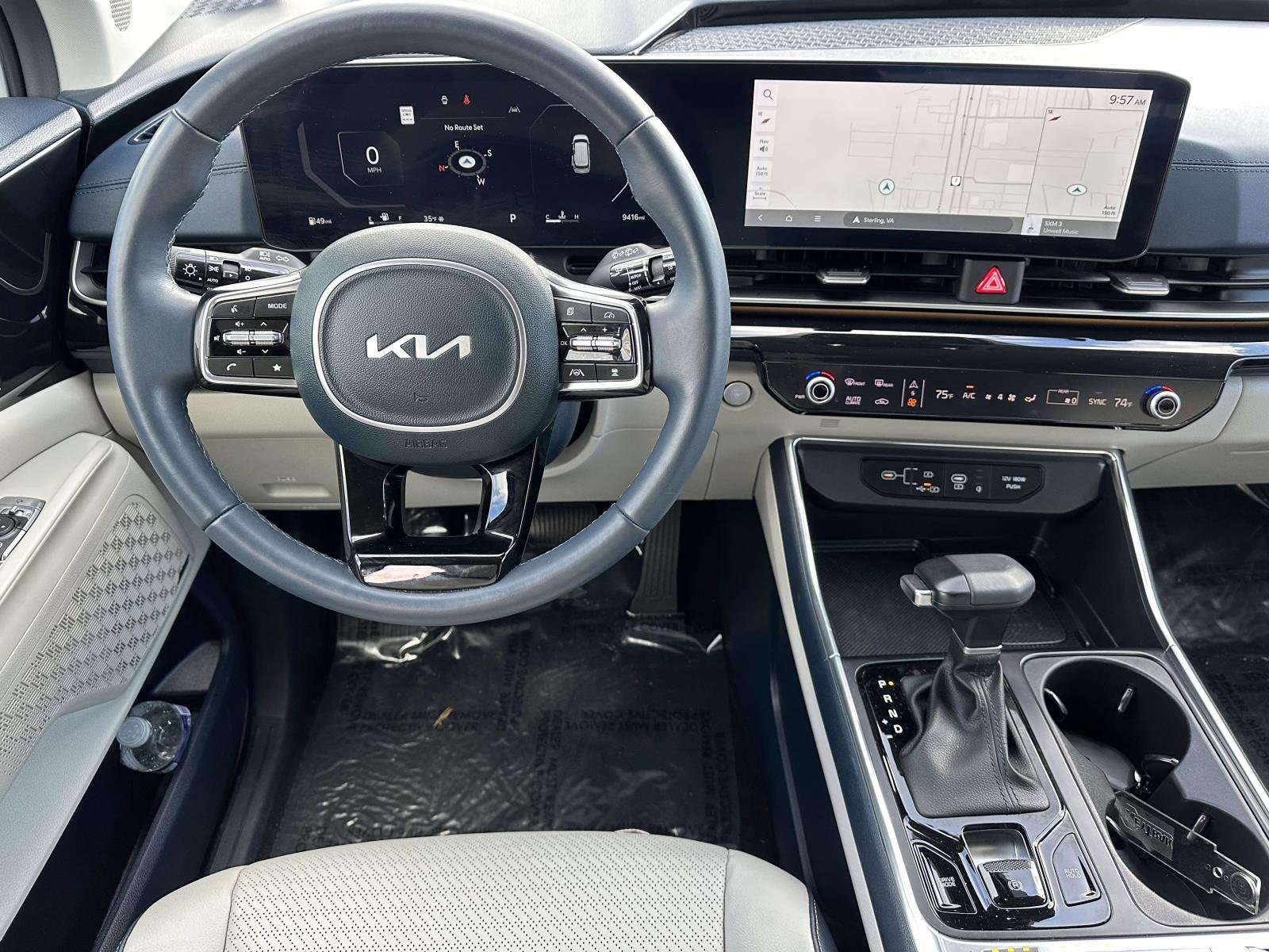 Used 2025 Kia Carnival SX Prestige image 8