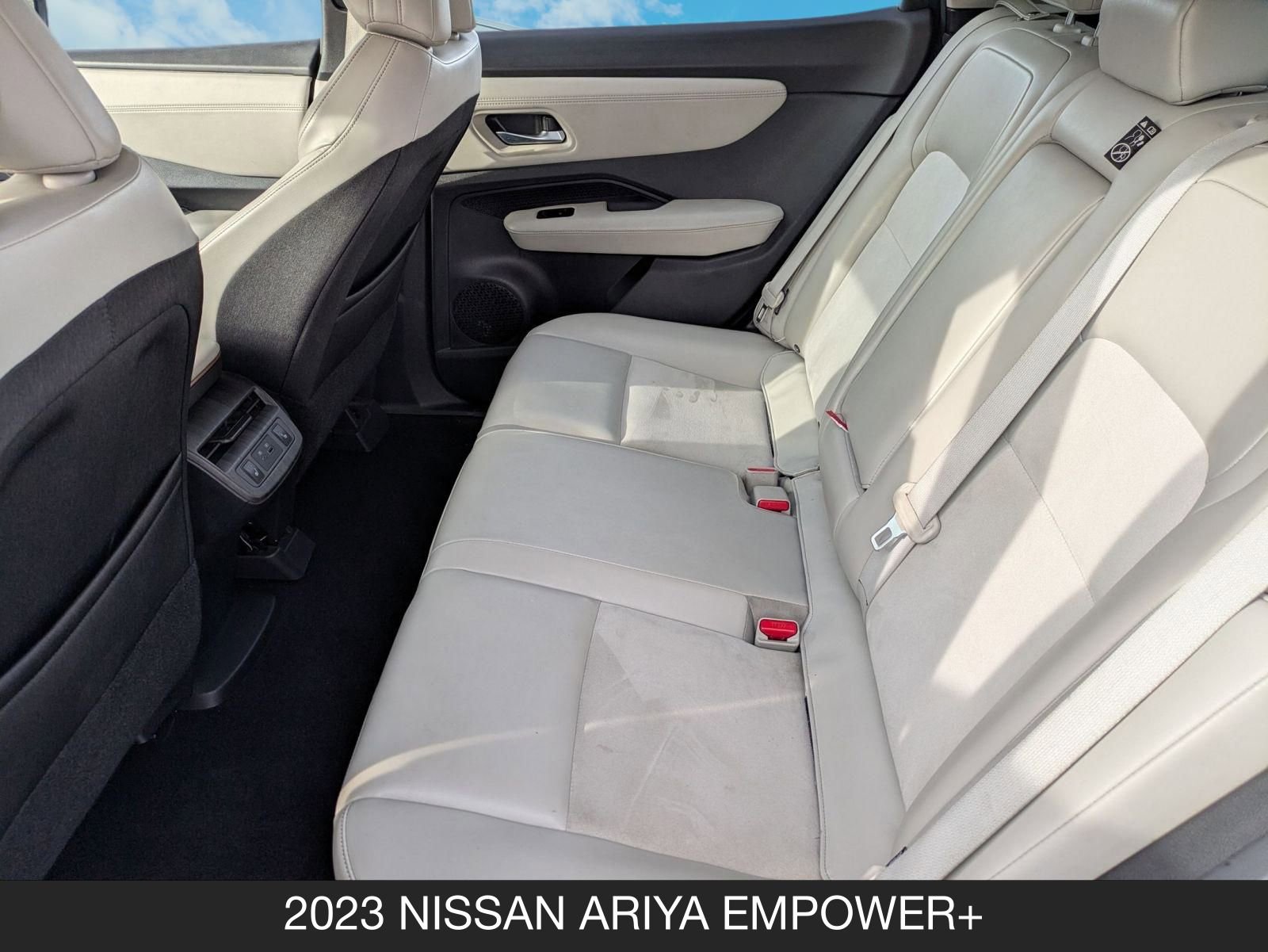 Used 2023 Nissan Ariya FWD image 15