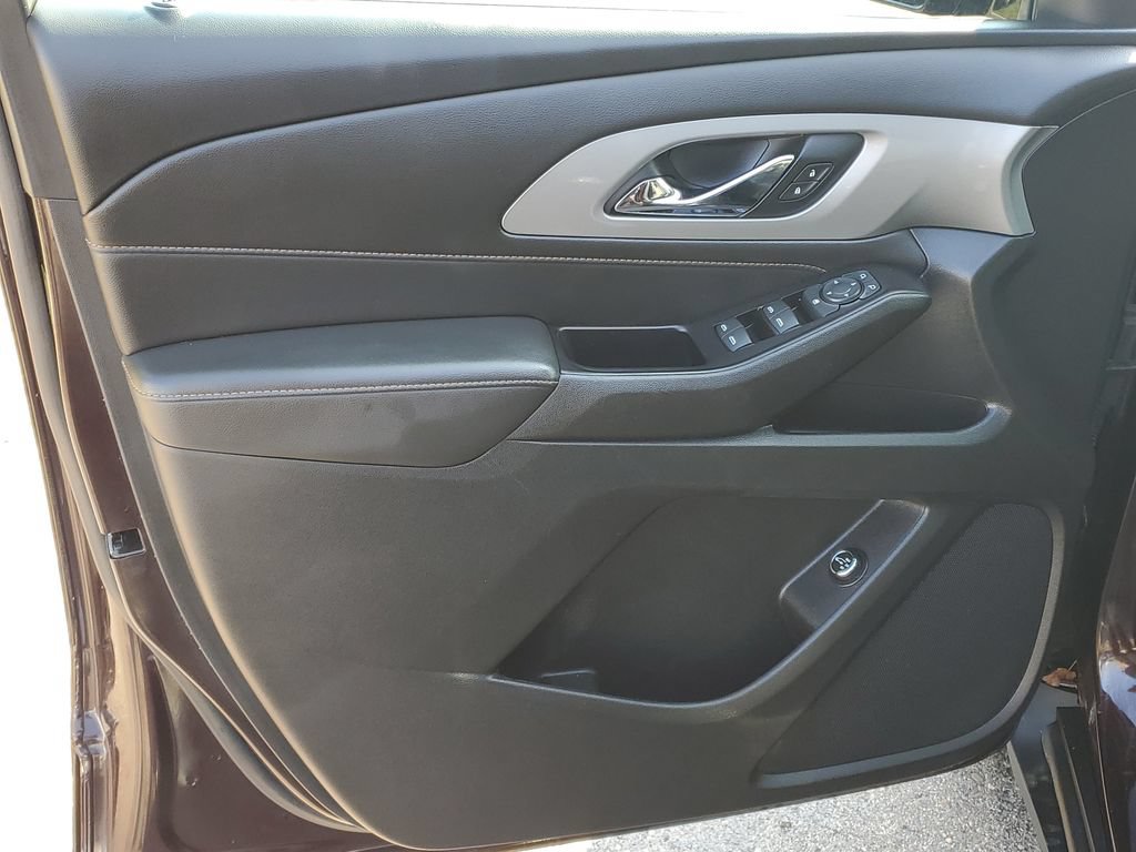 Used 2020 Chevrolet Traverse LT FWD image 5