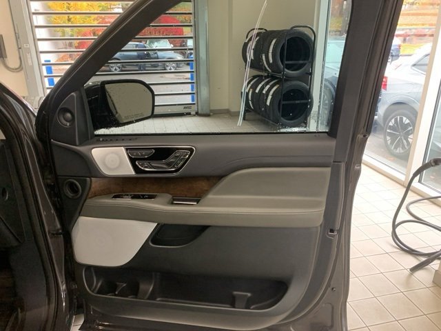Used 2024 Lincoln Navigator L Black Label image 12