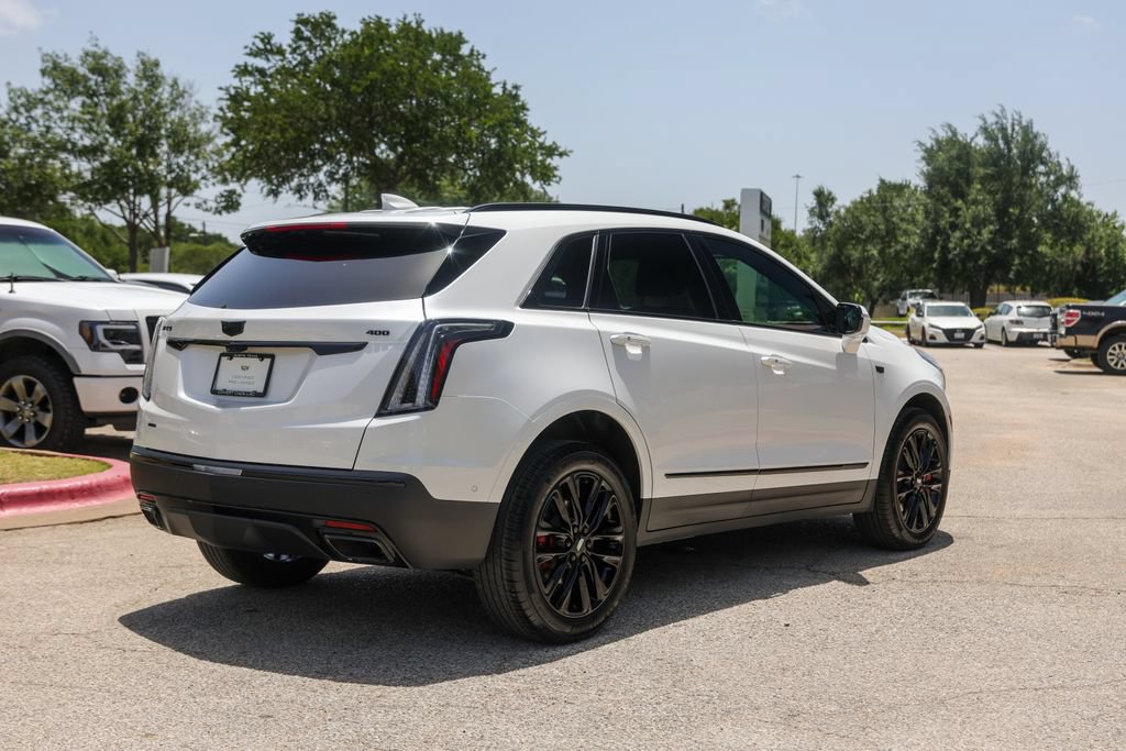 Used 2026 Cadillac XT5 Sportv w/ LPO, Onyx Lite Package AWD/4WD image 4