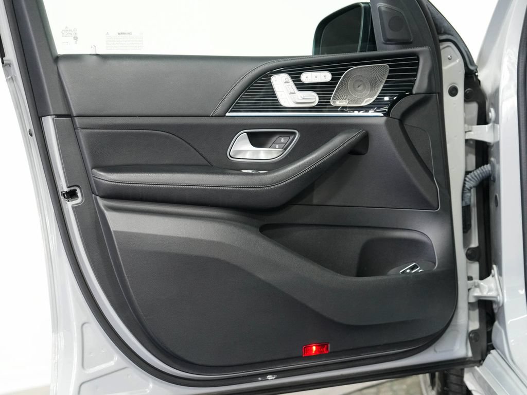 Used 2024 Mercedes-Benz GLE 450e 4MATIC image 11
