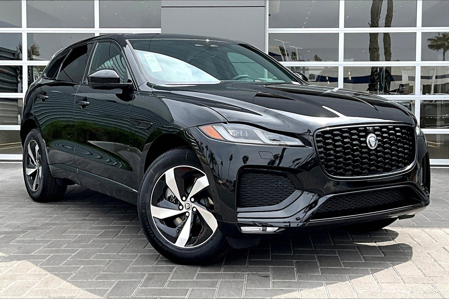 New 2026 Jaguar F-PACE R-Dynamic S image 2