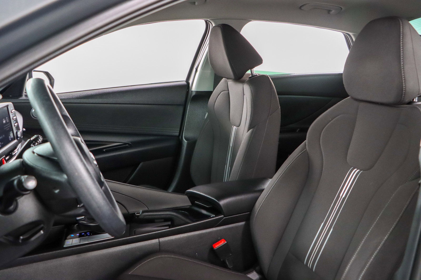 Used 2023 Hyundai Elantra SEL w/ Cargo Package FWD image 23