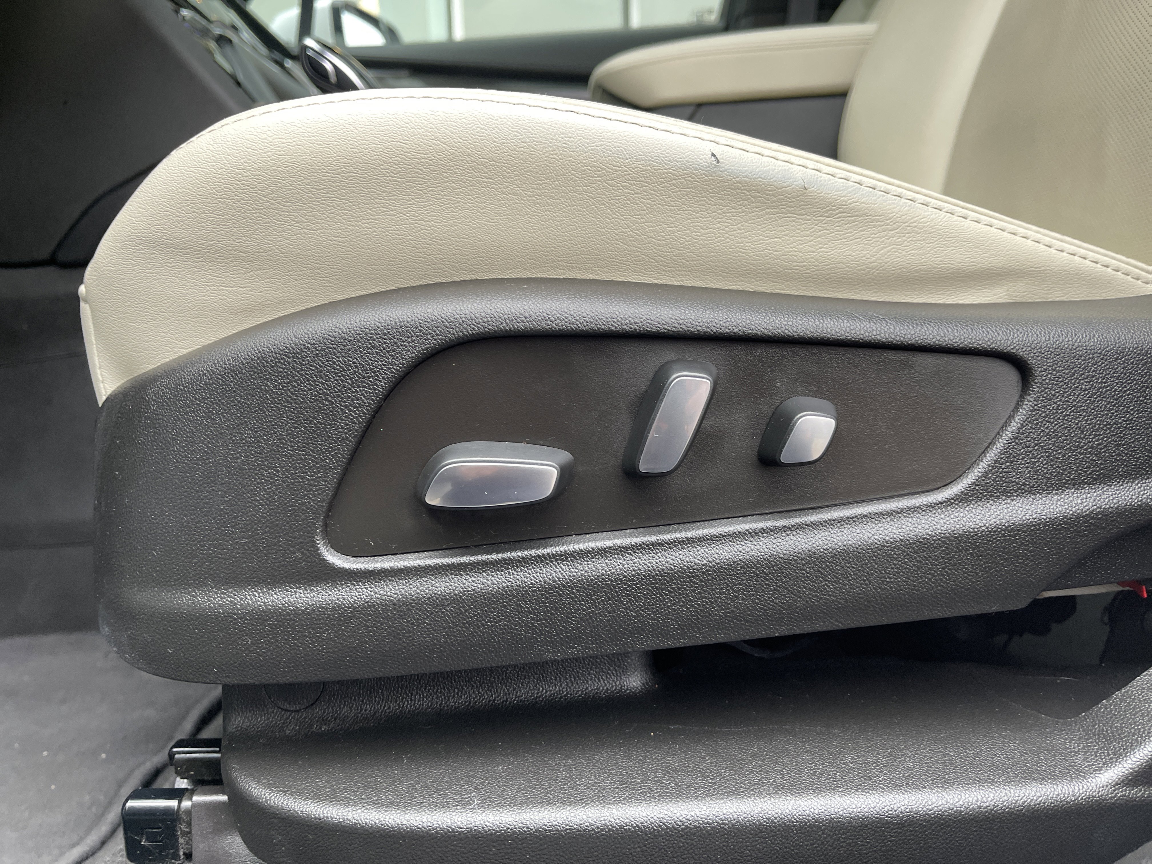 Used 2023 Cadillac XT6 Sport image 19