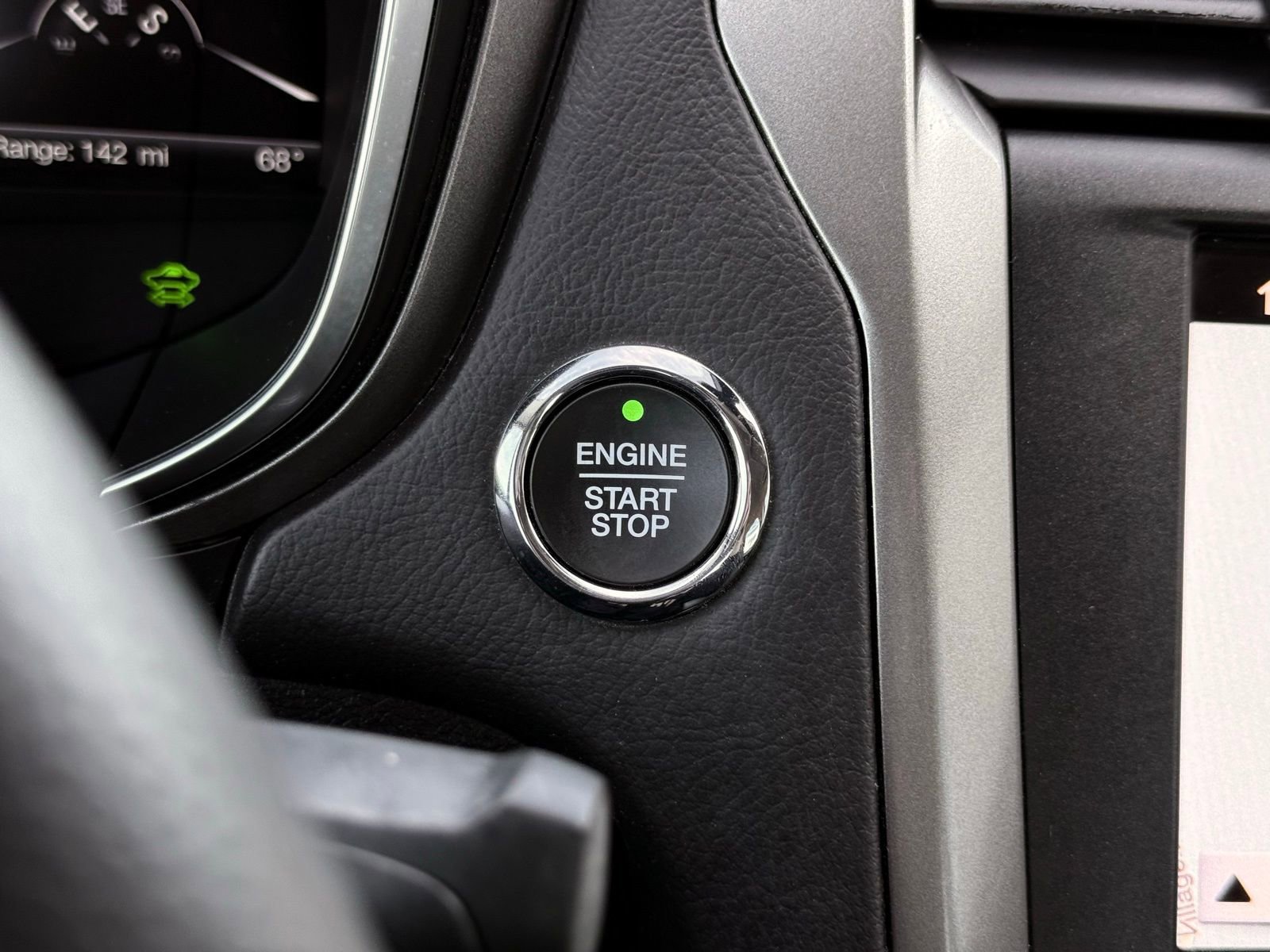 Used 2019 Ford Fusion SE image 32