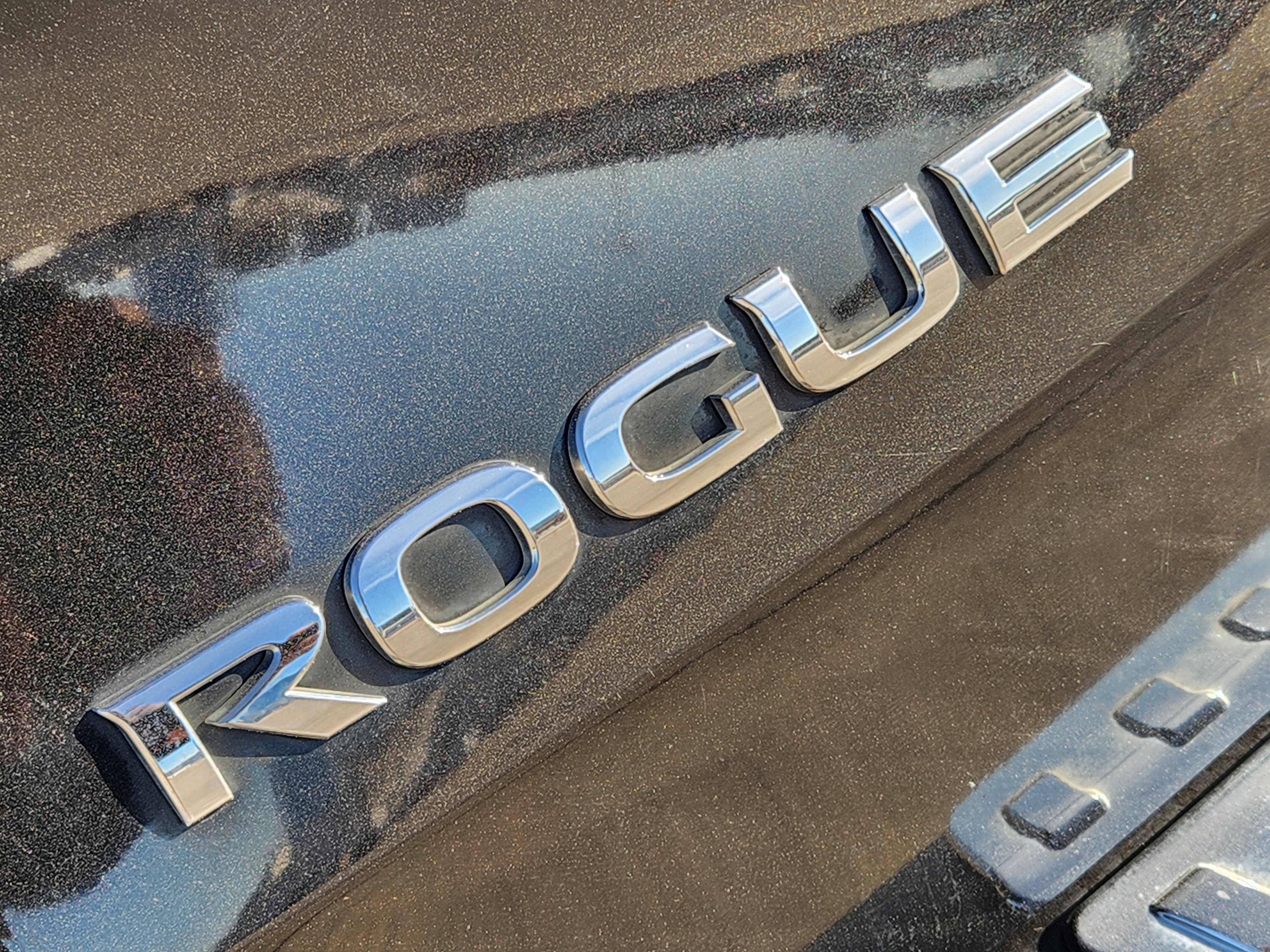 Used 2018 Nissan Rogue S image 12