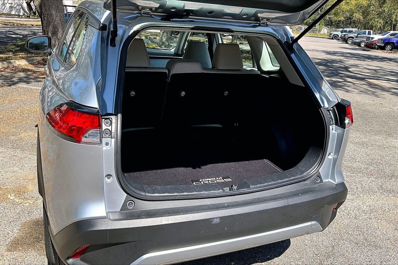 Used 2023 Toyota Corolla Cross L image 36