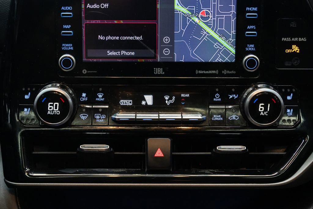 Used 2022 Toyota Highlander Limited image 12