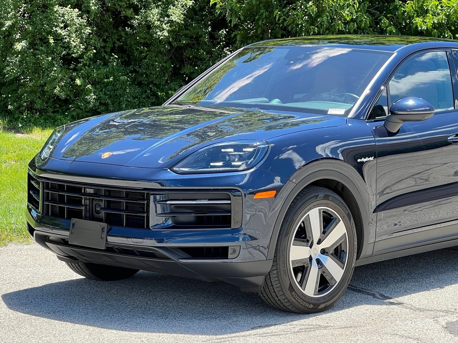 Certified 2024 Porsche Cayenne Coupe AWD/4WD image 11