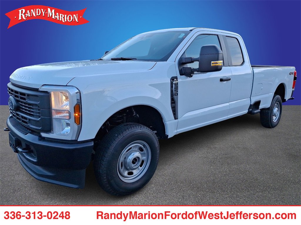 New 2025 Ford F250 XLT w/ 360-Degree Camera Package