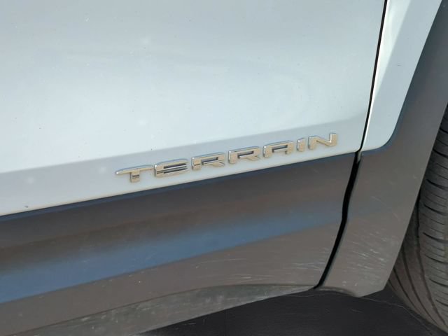 Used 2023 GMC Terrain SLT w/ LPO, Floor Liner Package AWD/4WD image 31