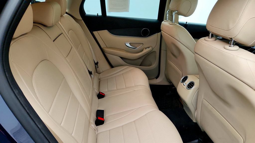 Used 2022 Mercedes-Benz GLC 300 4MATIC image 23