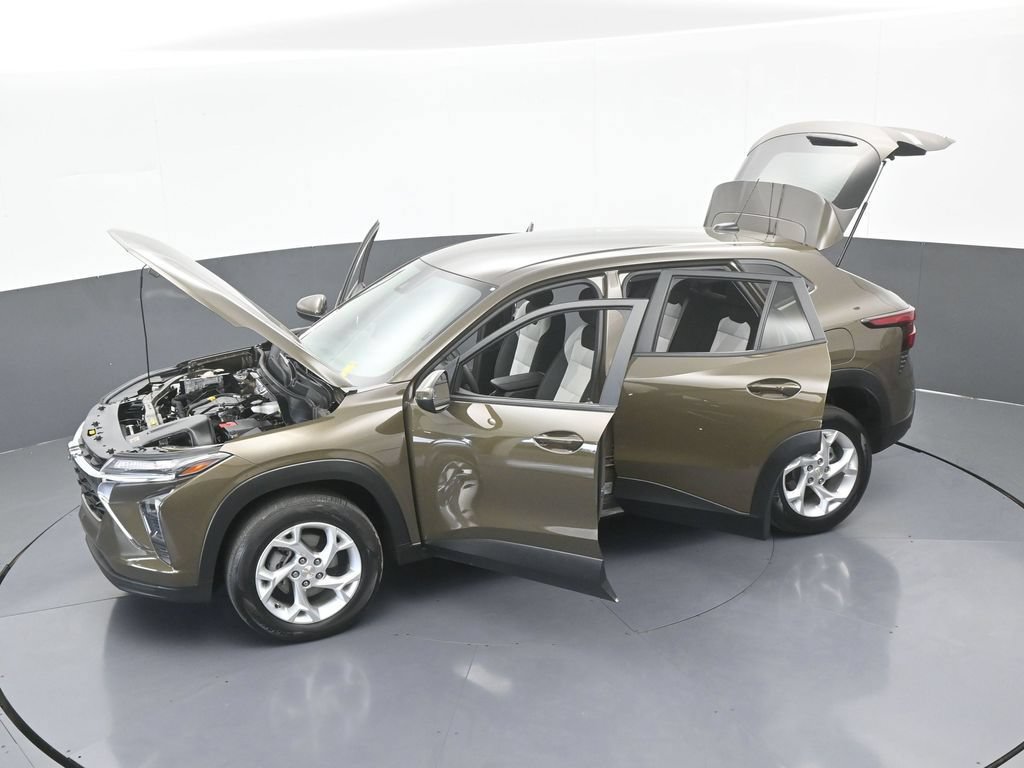 Used 2024 Chevrolet Trax LS w/ LS Convenience Package FWD image 59