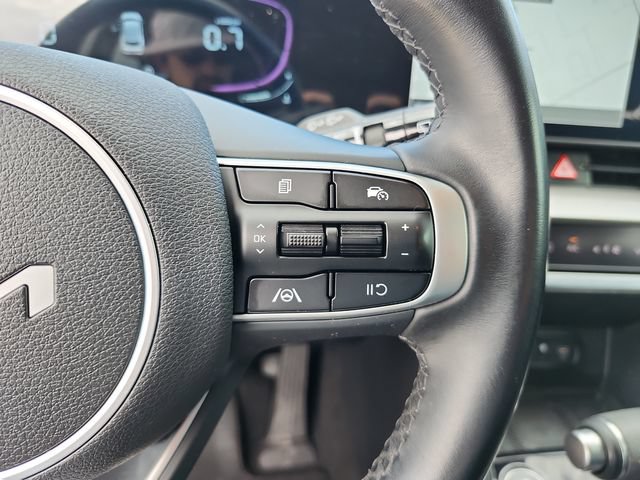 Certified 2025 Kia Sportage EX FWD image 22