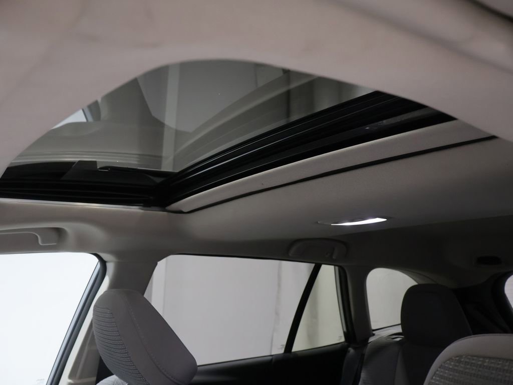 Used 2023 Subaru Outback Premium image 9