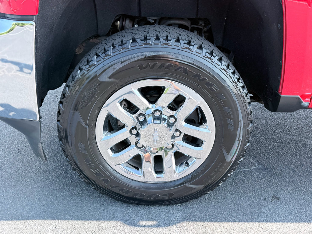Used 2018 Chevrolet Silverado 2500 LTZ AWD/4WD image 38