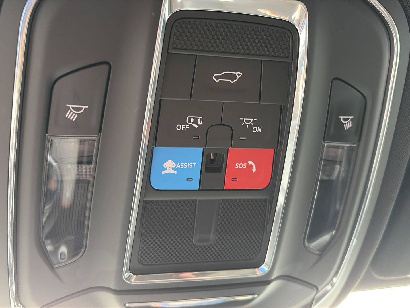 Used 2024 Jeep Grand Cherokee Altitude AWD/4WD image 16