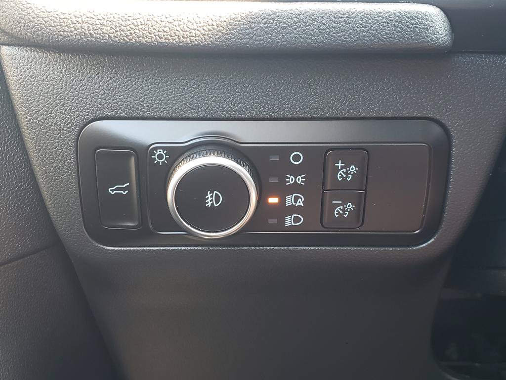 Used 2023 Ford Escape Platinum w/ Premium Technology Package AWD/4WD image 25