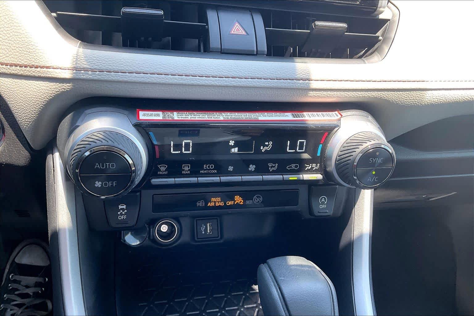 Used 2025 Toyota RAV4 XLE w/ Convenience Package FWD image 31
