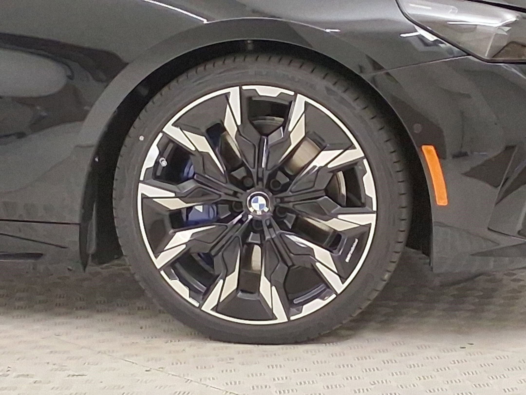 New 2027 BMW 550e xDrive AWD/4WD image 10