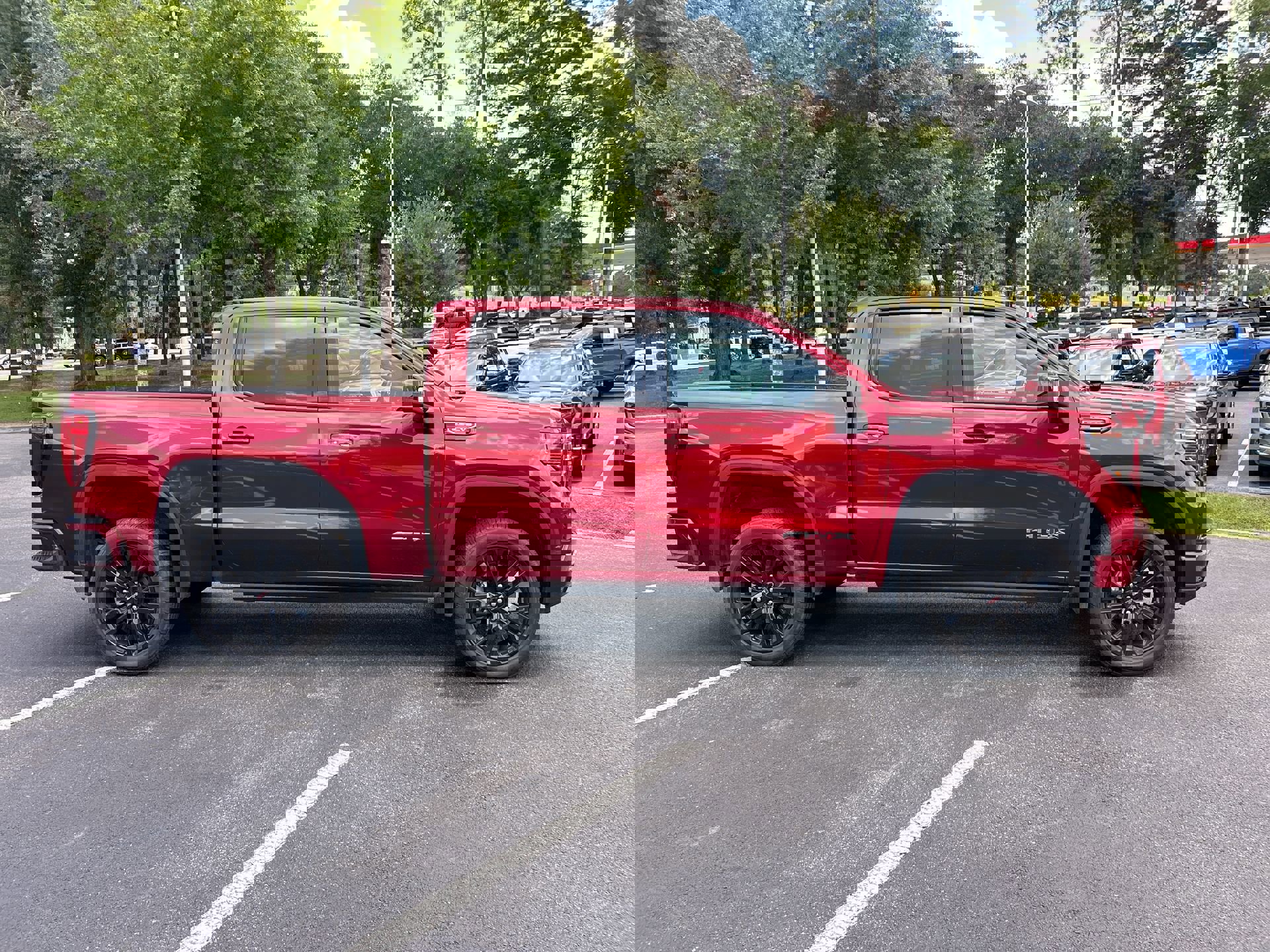 Used 2022 GMC Sierra 1500 AT4X image 10