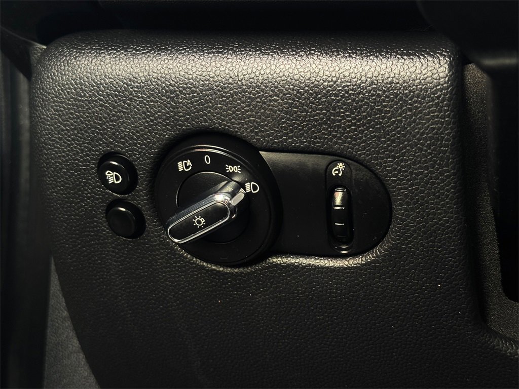 Used 2022 MINI Cooper S image 29